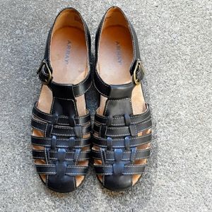 Array Aruba Black Sandals  Size  8.5N